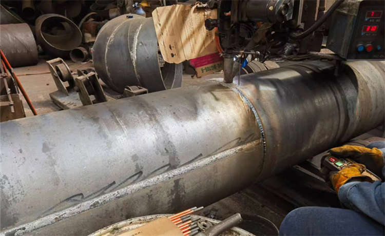 2420mm螺旋鋼管，內直徑1800mm螺旋管-1820mm螺旋焊管，2820螺旋管廠家，鎖扣鋼管樁廠家