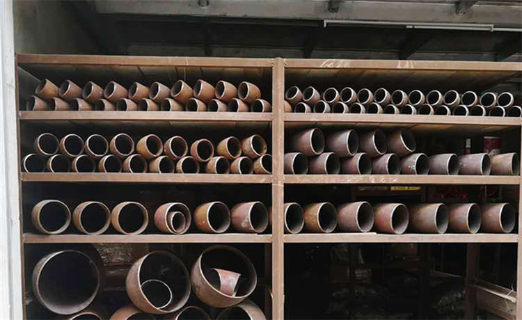 鋼材場609mm螺旋焊管，貴港鋼鐵世界720mm螺旋鋼管，DN400-10mm螺旋焊管，螺旋管型號規(guī)格